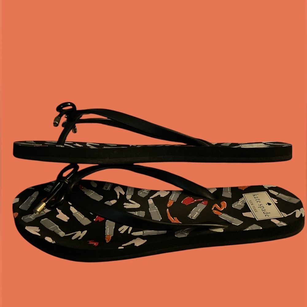 Kate Spade New York Nova flat flip flop with a lipstick print EUC size 7-8 - Picture 4 of 8